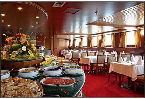 Amplios y generosos buffets con gran variedad de platos